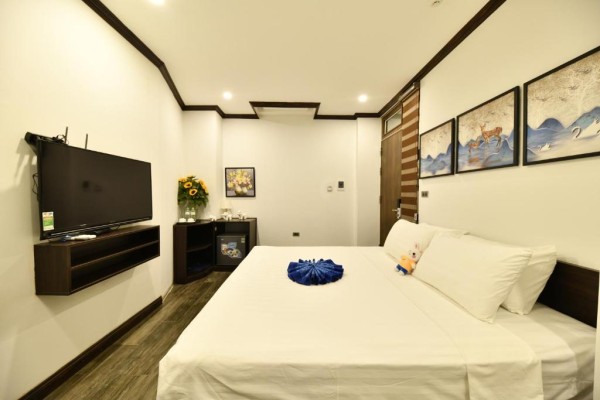 Spring Travel's 3 Star Hotel Hanoi Old Quarter, Vietnam